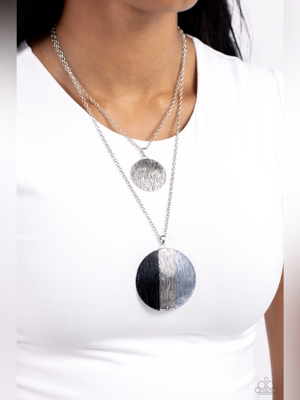 ❤️‍🔥5/$25❤️‍🔥 Stripes Style Silver Necklace